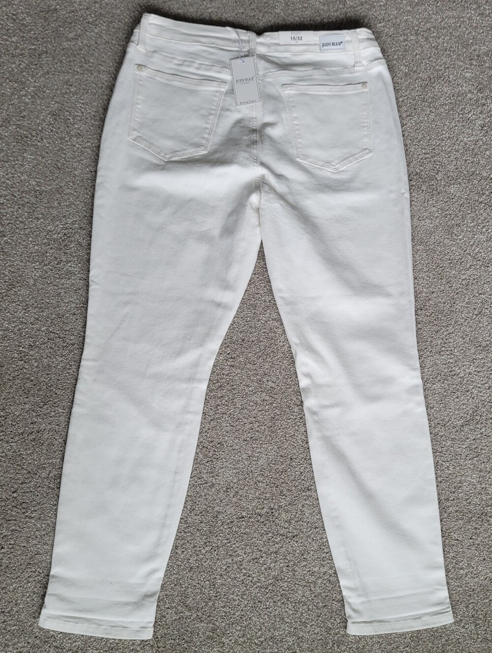 NWT JUDY BLUE Boyfriend Fit, High-rise, Straight Leg Jeans in White, Size 15/32 - Picture 6 of 8